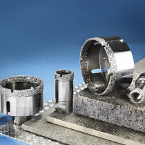 Коронка кольцевая по керамограниту, камню и кафелю алмазная с центровочным сверлом 18*67мм 73237